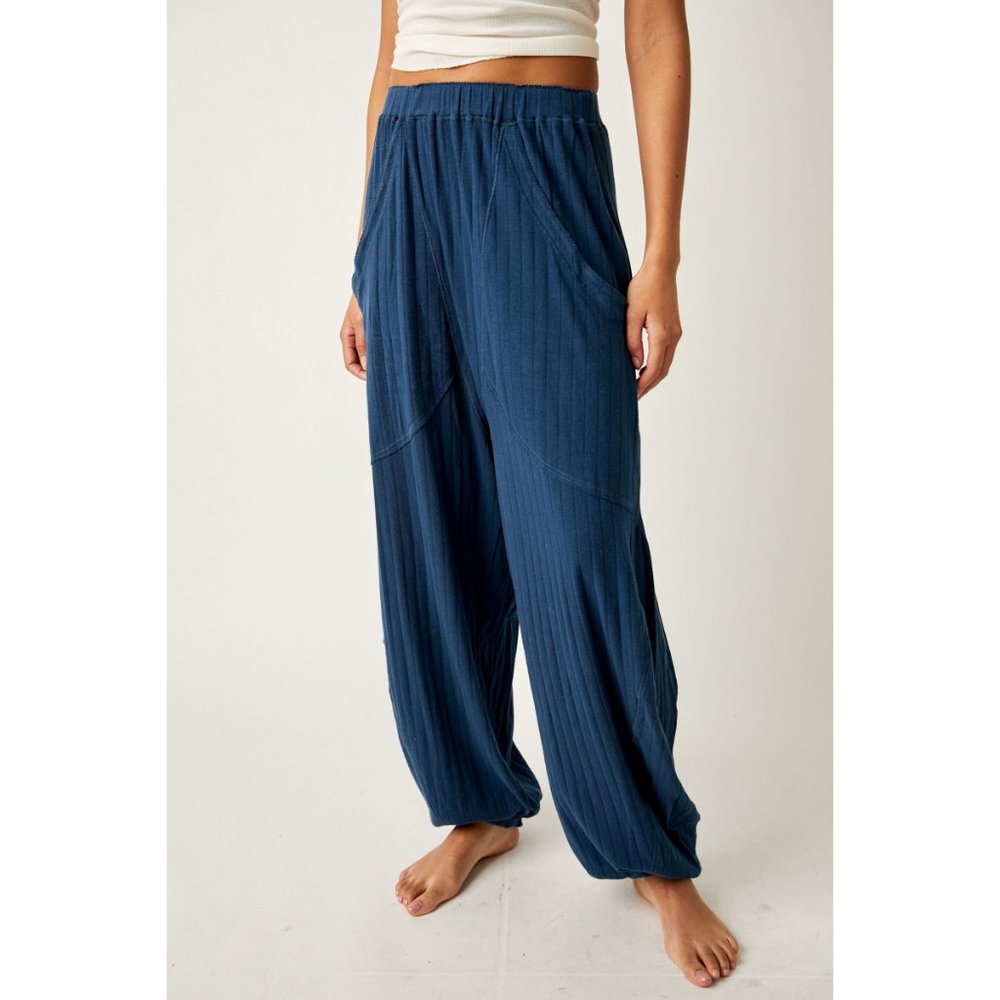 FREE PEOPLE Coffee Chat Joggers / Moonlit Ocean
